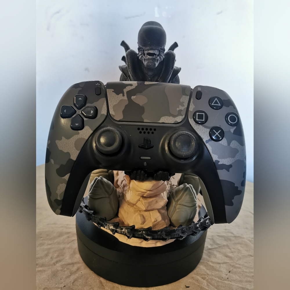 Alien Controller Holder ( 3d Printed)